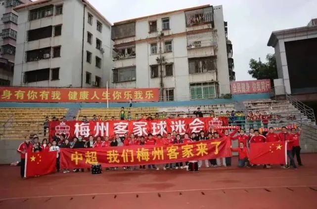 差人贾巴尔建立了本身专属的平易近间反腐信息收集，定名为反腐气力（ACF），有系统地冲击来自各行各业的败北职员。差人系统和当局发觉到这一环境后，并僱佣了一位叫做Balbir Singh的神秘男人与他匹敌。